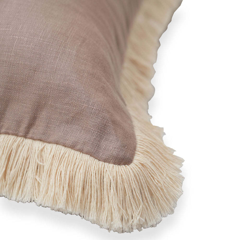 Amy Pillow, 20"